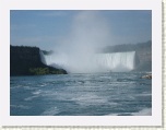 Approaching Horseshoe Falls Niagara * 2592 x 1944 * (1021KB)